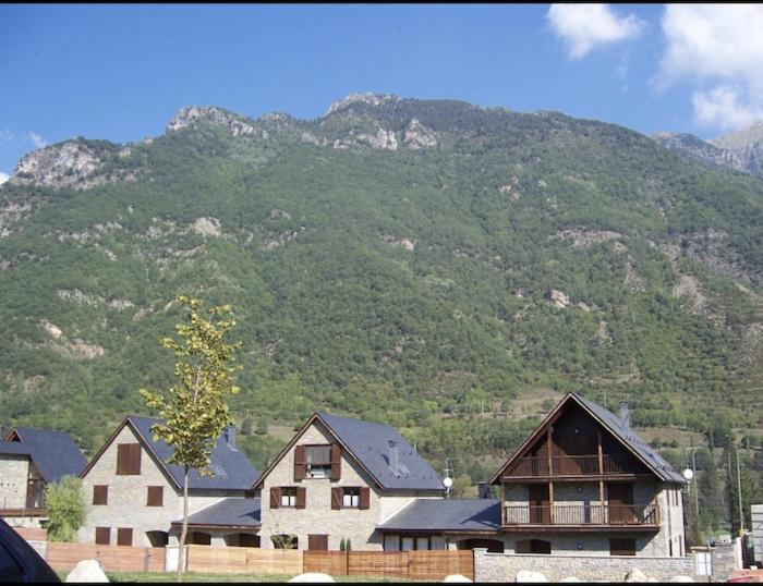 Apartment Check-in Casas La Casa De Conques Eriste